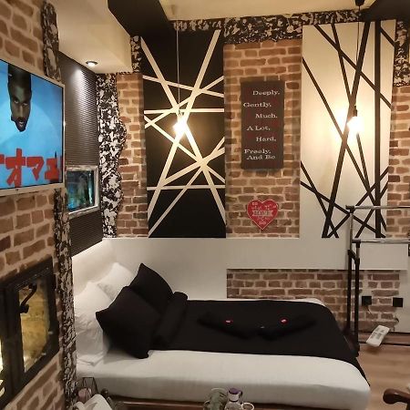 Studio Apartman Black & White Centar Sarajevo Free Parking מראה חיצוני תמונה