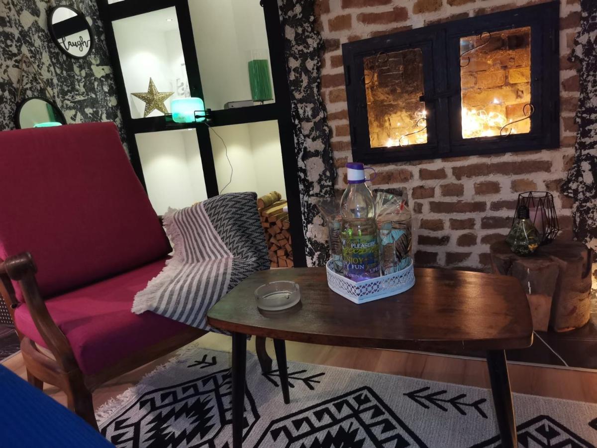 Studio Apartman Black & White Centar Sarajevo Free Parking מראה חיצוני תמונה