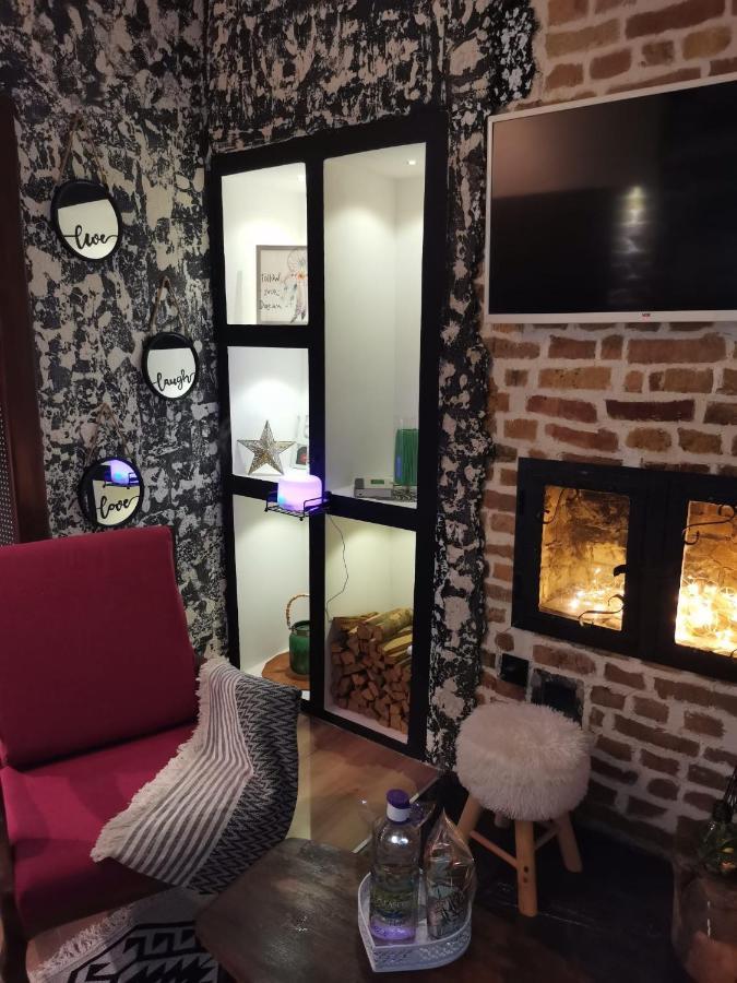 Studio Apartman Black & White Centar Sarajevo Free Parking מראה חיצוני תמונה