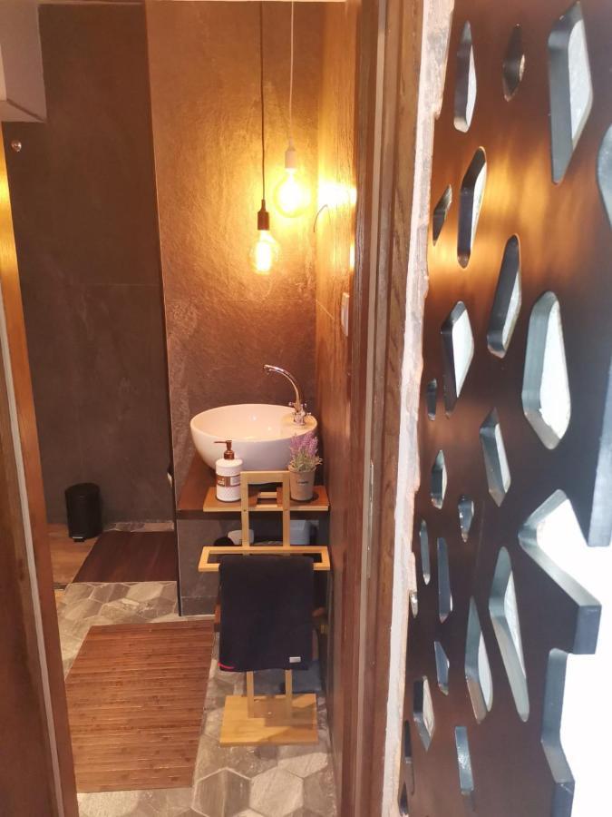 Studio Apartman Black & White Centar Sarajevo Free Parking מראה חיצוני תמונה