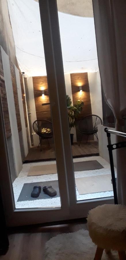 Studio Apartman Black & White Centar Sarajevo Free Parking מראה חיצוני תמונה