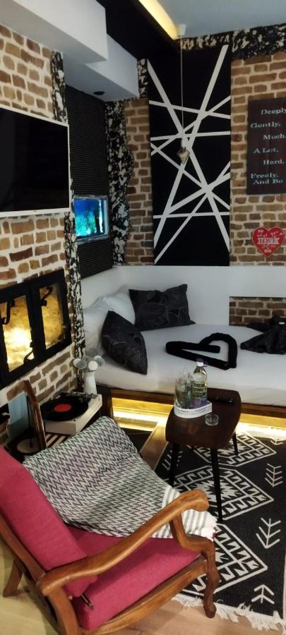 Studio Apartman Black & White Centar Sarajevo Free Parking מראה חיצוני תמונה