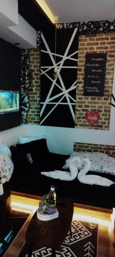 Studio Apartman Black & White Centar Sarajevo Free Parking מראה חיצוני תמונה